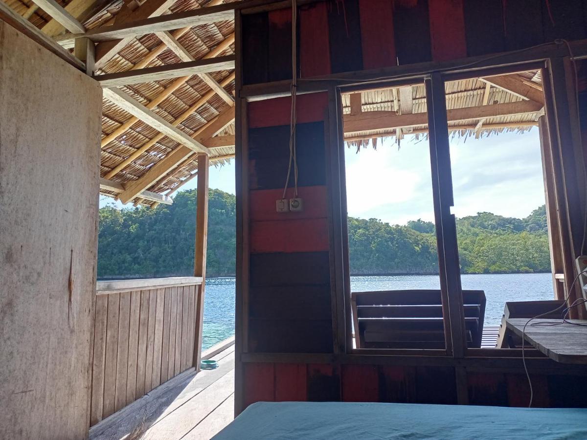 Ambower Homestay Raja Ampat Fam Luaran gambar