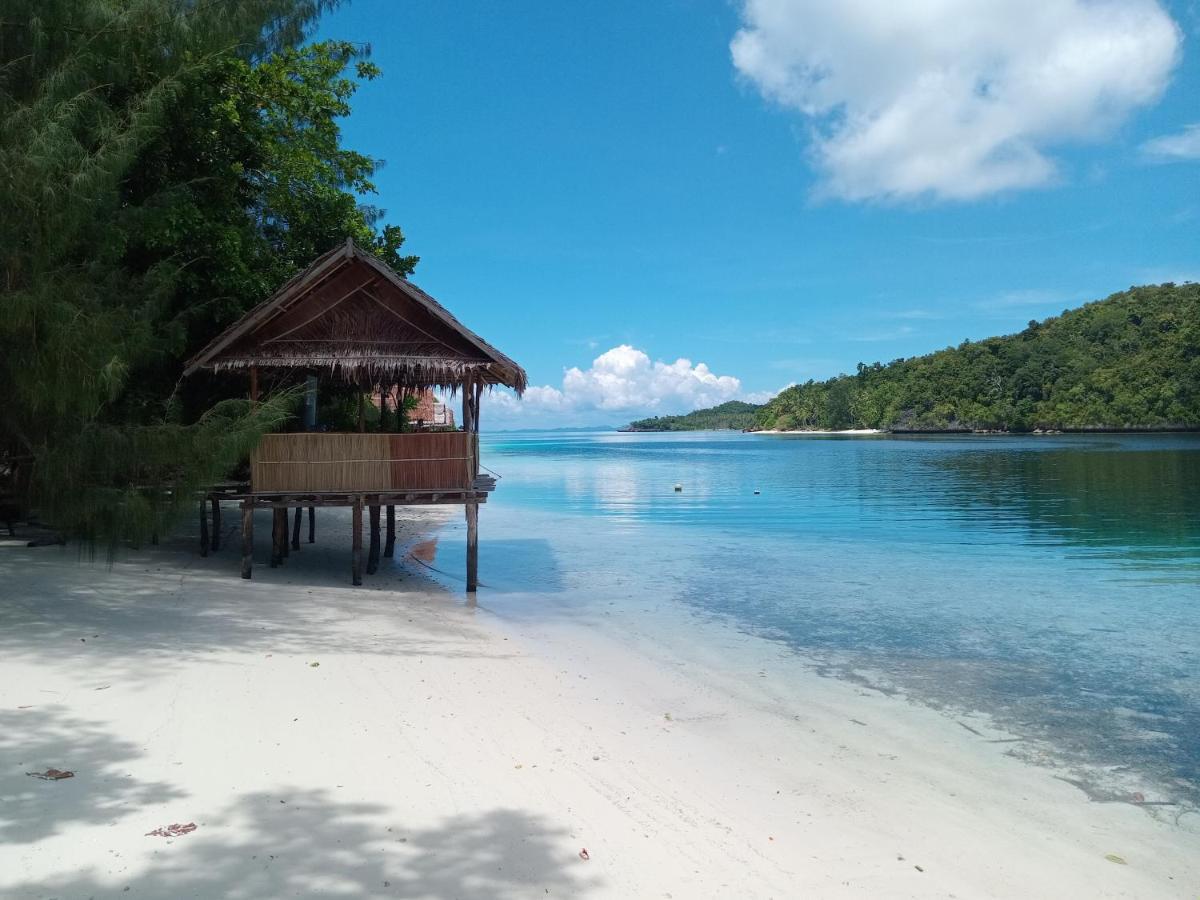 Ambower Homestay Raja Ampat Fam Luaran gambar