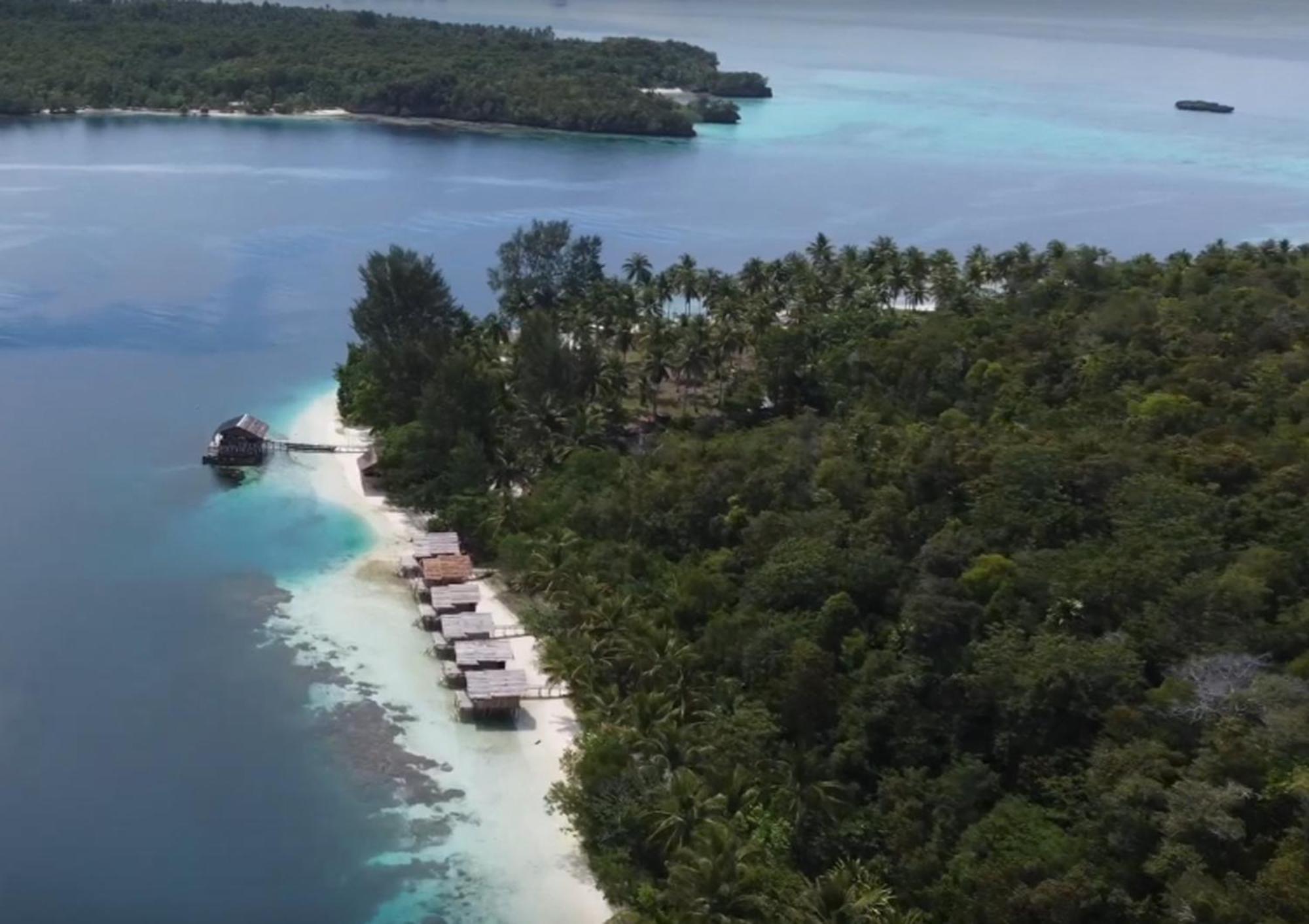 Ambower Homestay Raja Ampat Fam Luaran gambar