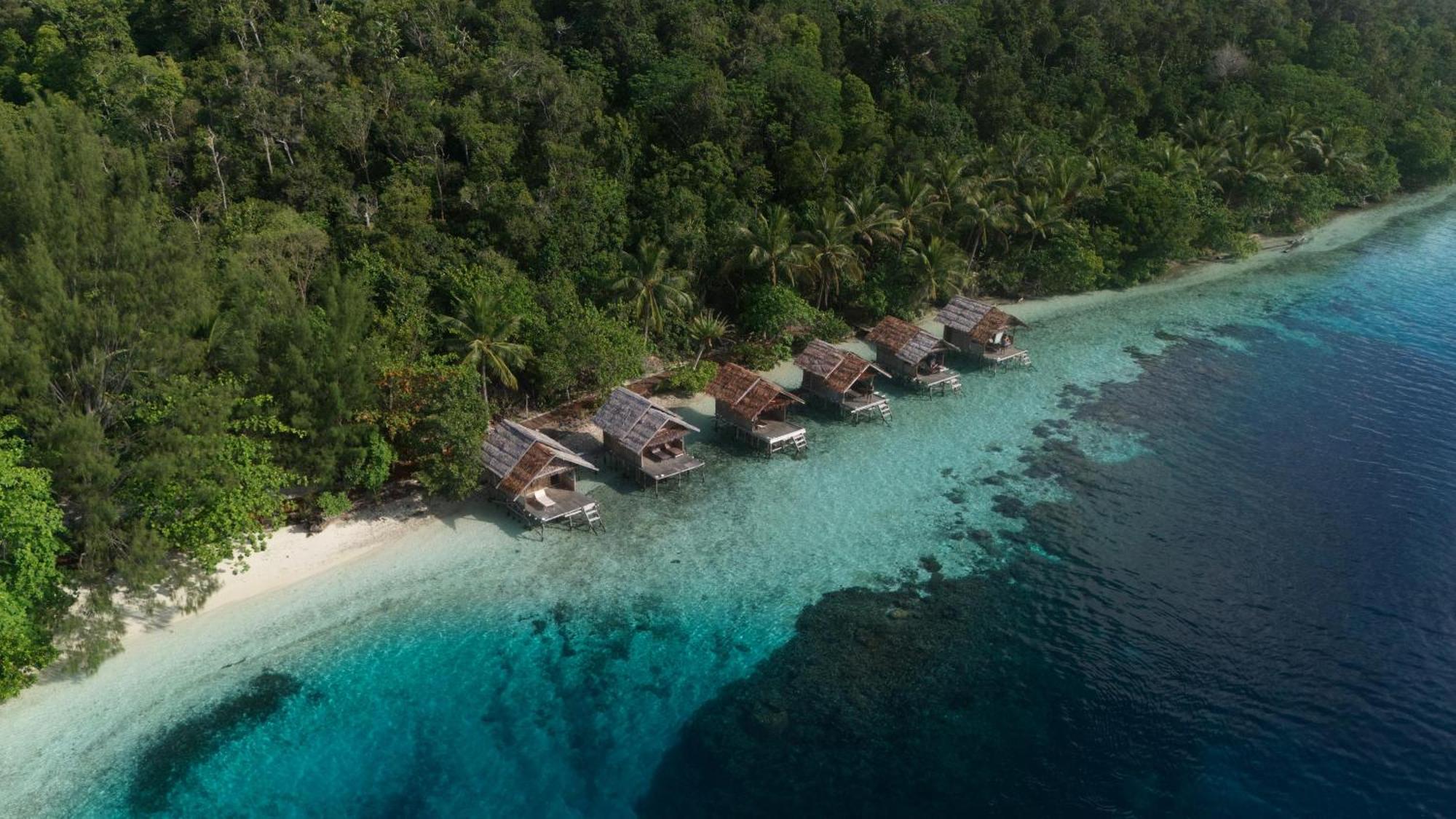 Ambower Homestay Raja Ampat Fam Luaran gambar