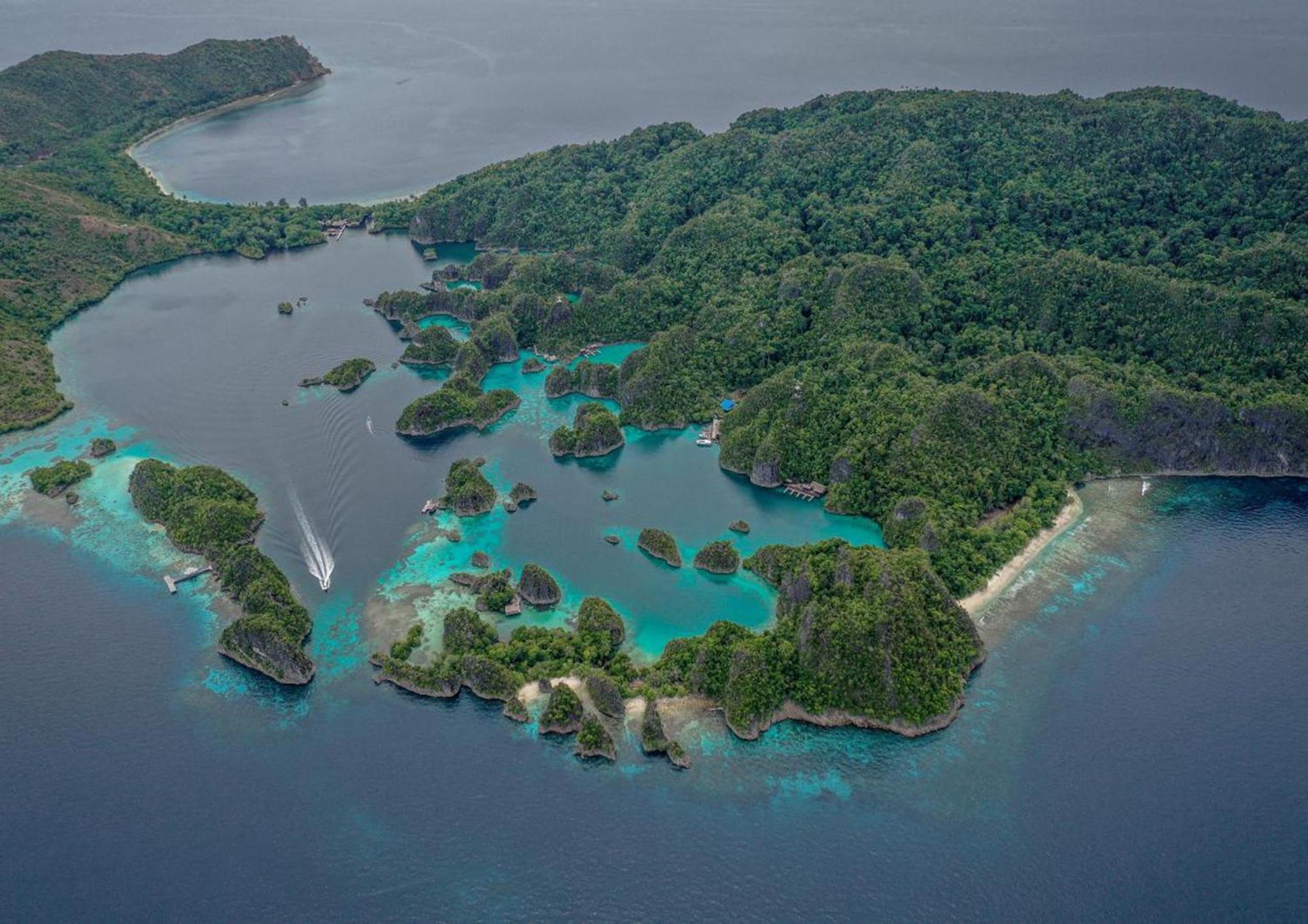 Ambower Homestay Raja Ampat Fam Luaran gambar