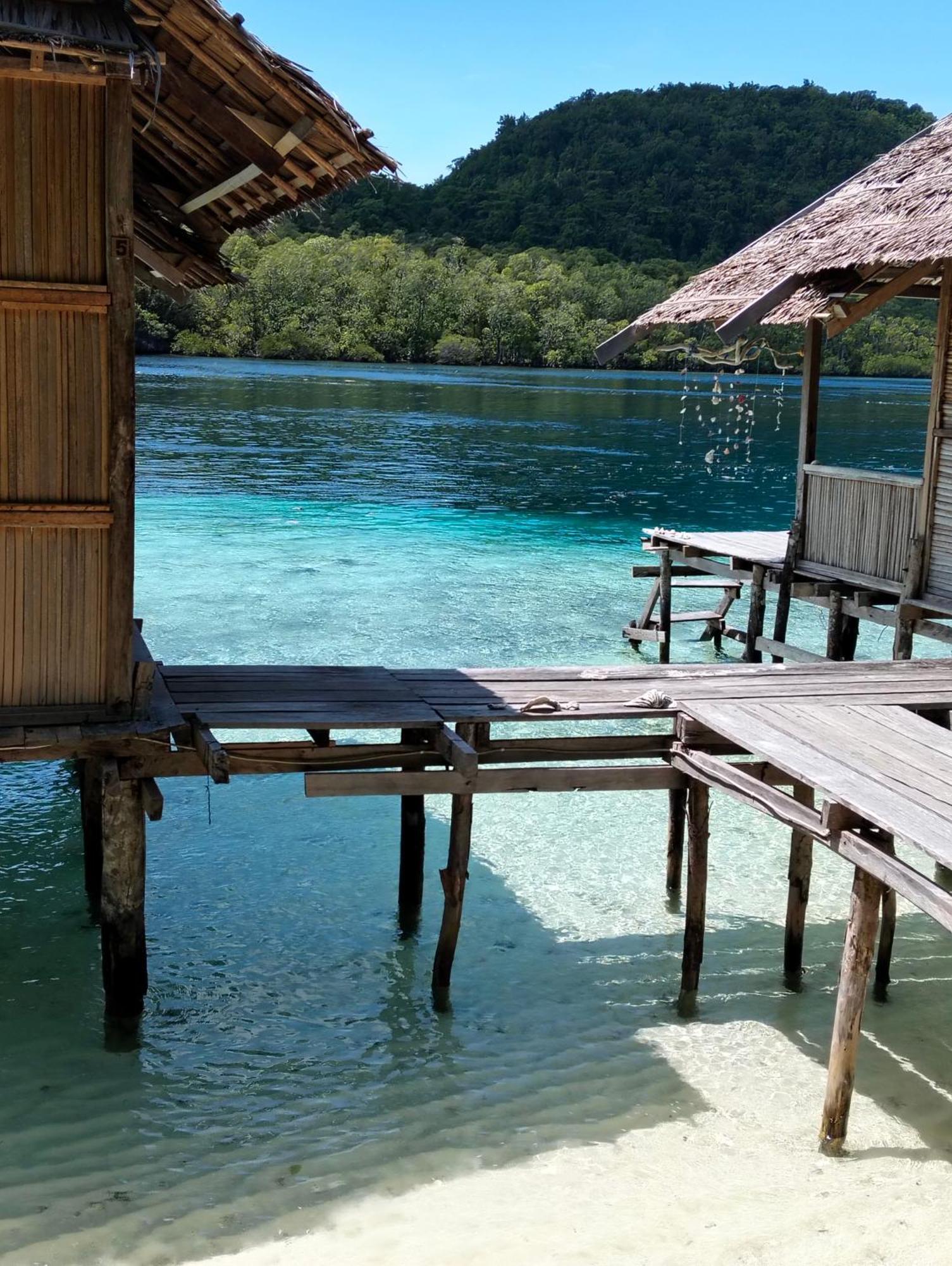 Ambower Homestay Raja Ampat Fam Luaran gambar