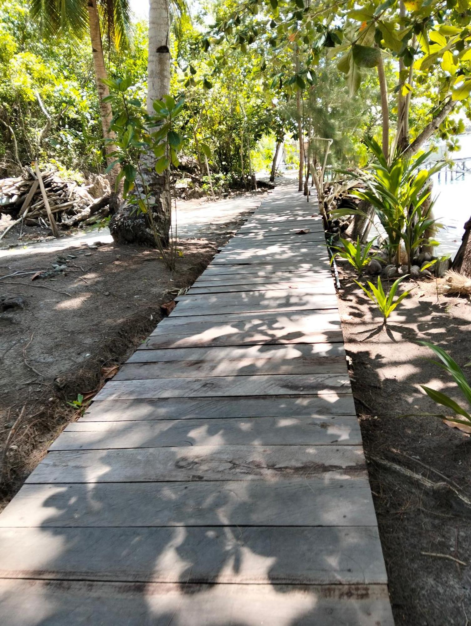 Ambower Homestay Raja Ampat Fam Luaran gambar