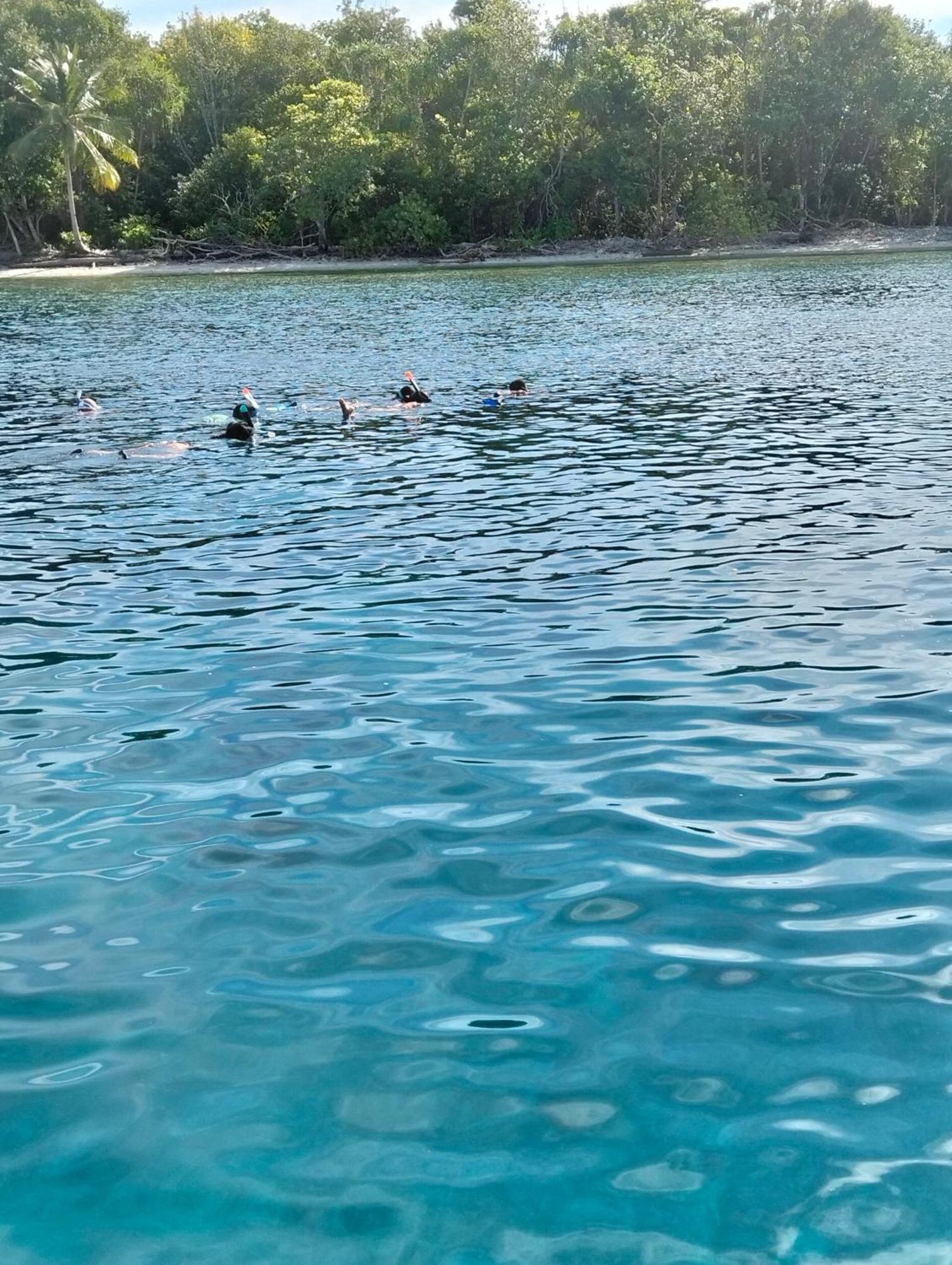 Ambower Homestay Raja Ampat Fam Luaran gambar
