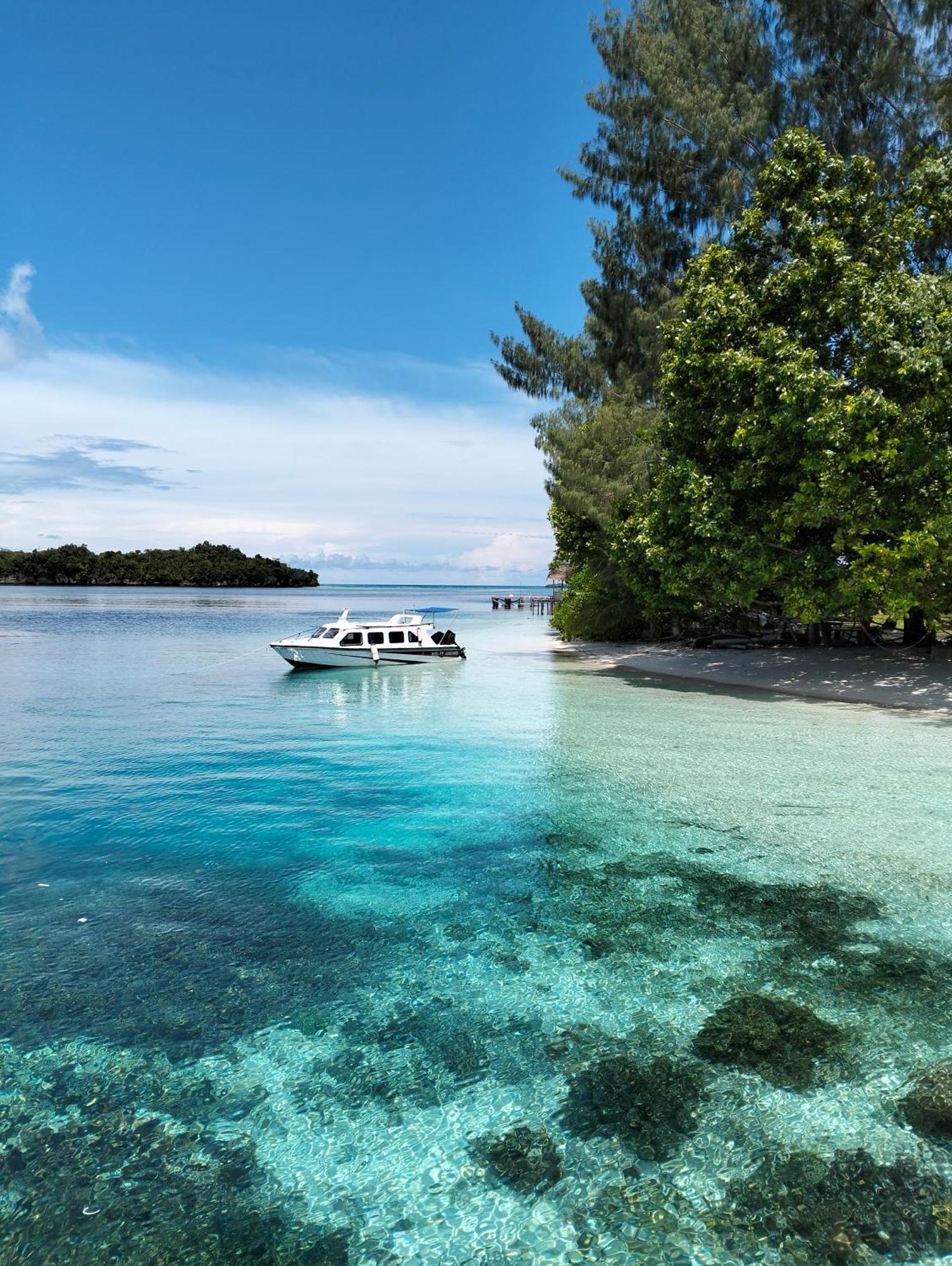 Ambower Homestay Raja Ampat Fam Luaran gambar