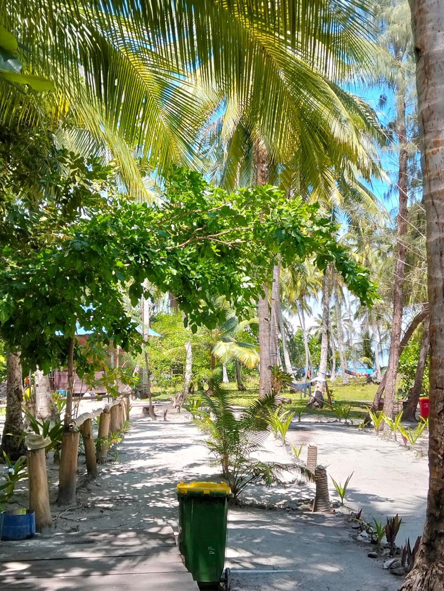 Ambower Homestay Raja Ampat Fam Luaran gambar